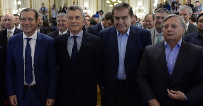 Aranguren minimiz&oacute; el aumento de combustibles