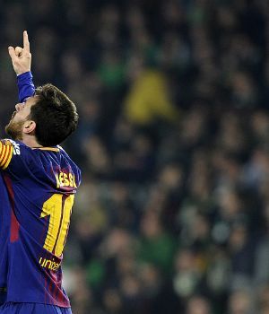 Con doblete de Messi, el Bar�a mantiene su hegemon&iacute;a