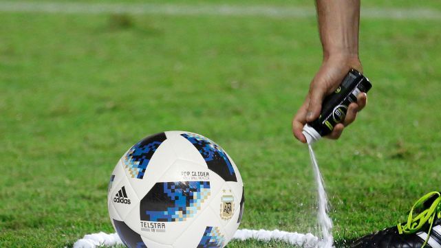 Los pitos para la reanudaci&oacute;n de la Superliga