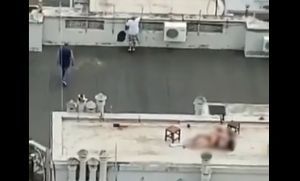 Tienen sexo en terraza de edificio del centro porte&ntilde;o y acaban filmados