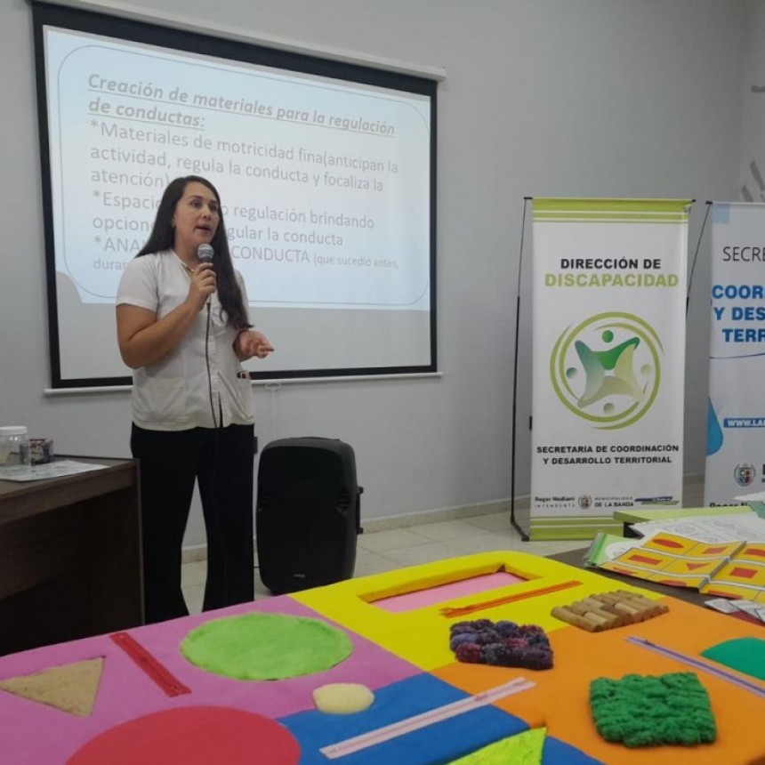 El Centro de Orientaci&oacute;n Educativo Municipal desarrolla capacitaciones para los docentes bande&ntilde;os