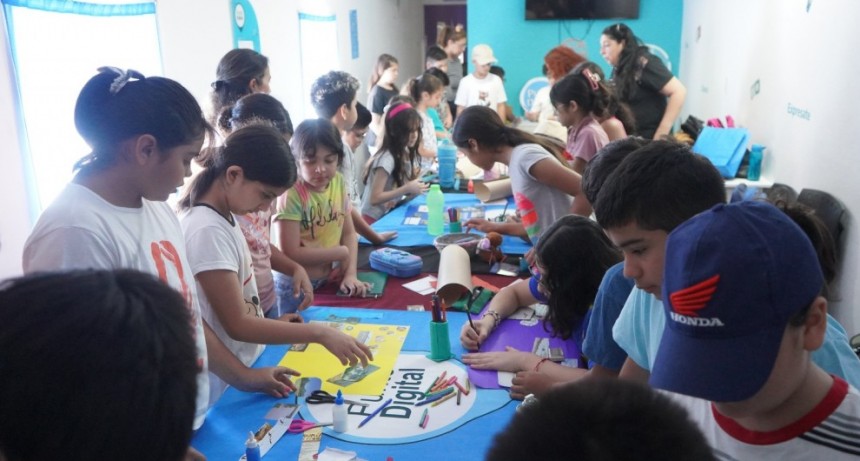  Los ni&ntilde;os disfrutan del verano con las actividades gratuitas de la Municipalidad de La Banda