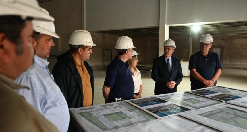 El Gobernador visit&oacute; la obra de la Escuela N&deg; 646 del barrio Villa Raquel de La Banda