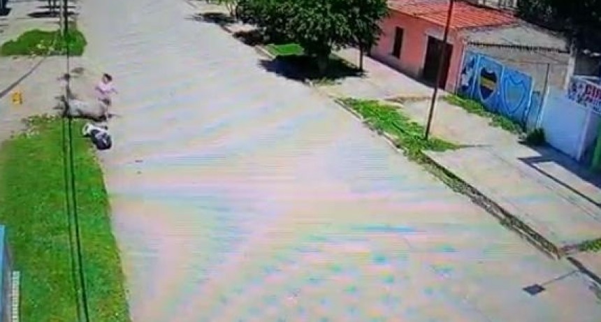 Alerta Banda film&oacute; a vecinos bande&ntilde;os arrojando residuos en la v&iacute;a p&uacute;blica