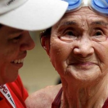 Una japonesa de 100 a&ntilde;os bati&oacute; un r&eacute;cord mundial de nataci&oacute;n