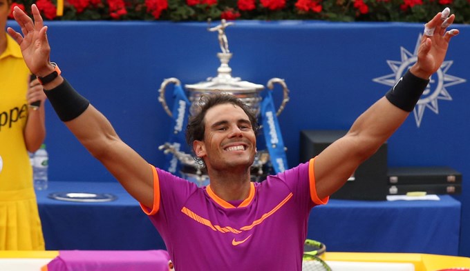Nadal se ech&oacute; "dos al hilo" en Barcelona