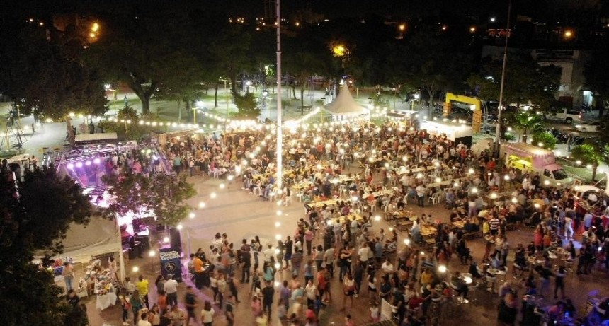 El intendente Mirolo inaugur&oacute; un moderno sistema de iluminaci&oacute;n LED en la plaza Belgrano