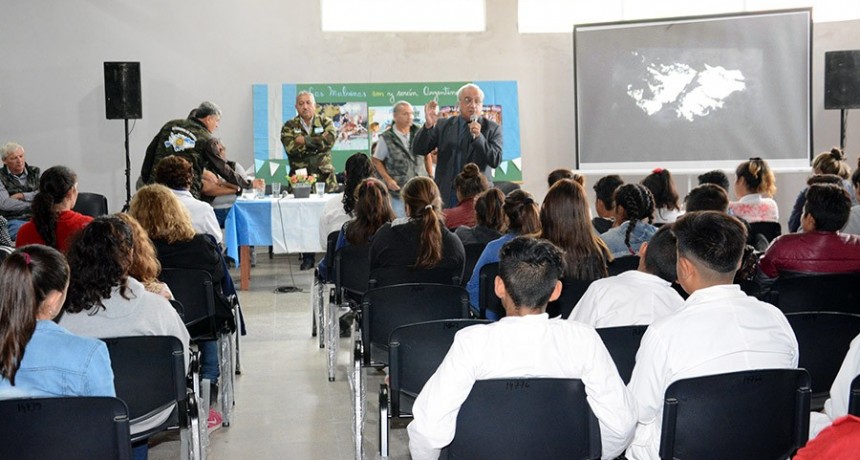 La campa&ntilde;a de &ldquo;Malvinizaci&oacute;n&rdquo; lleg&oacute; con gran empuje a la Escuela Municipal del barrio Avenida