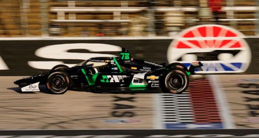 Agust&iacute;n Canapino finaliz&oacute; en el puesto 12 en su debut en el IndyCar de Texas