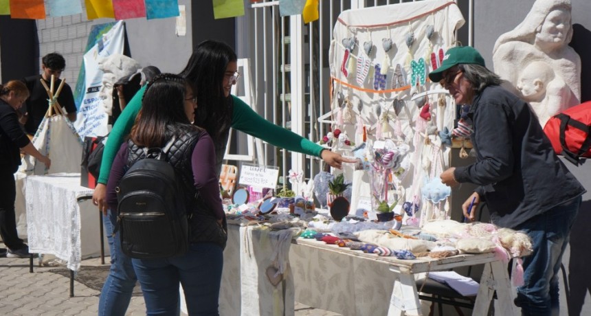 Se realiz&oacute; con &eacute;xito la "Feria de Emprendedoras Bande&ntilde;as" 