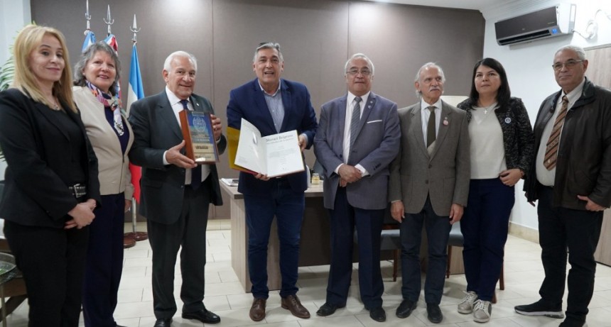 El intendente Roger Nediani recibi&oacute; la visita del chozno nieto del Gral. Manuel Belgrano  