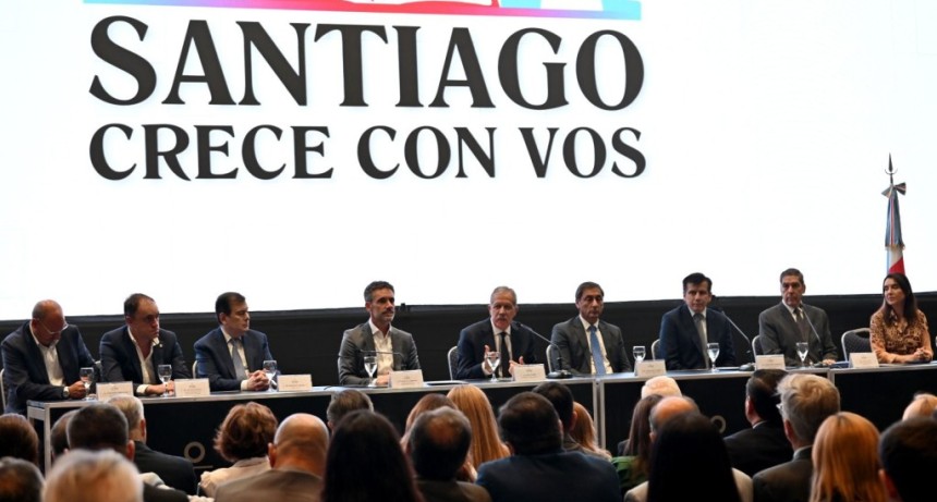 El Gobernador firm&oacute; convenios con el CFI en el marco del programa Santiago Crece Con Vos
