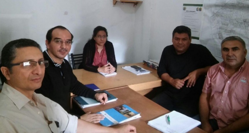 La Direcci&oacute;n de Agricultura y el INTA trabajan para promover la producci&oacute;n ap&iacute;cola  