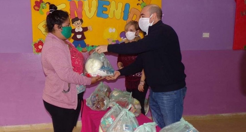  Mirolo particip&oacute; de la entrega de suplementos nutricionales para los alumnos del Jard&iacute;n Municipal "Huahuitas"