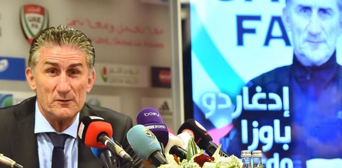Emiratos &Aacute;rabes de Bauza, casi afuera del Mundial