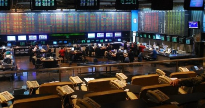 Se desplom&oacute; la Bolsa y se dispar&oacute; el d&oacute;lar
