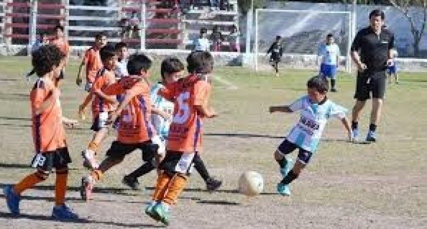 La pasi&oacute;n por el f&uacute;tbol infantil y femenino vuelve a partir de este viernes