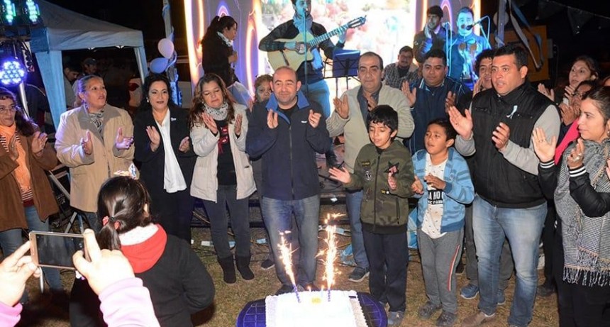 Mirolo encabez&oacute; los festejos en el barrio 1&deg; de Mayo por sus 31 a&ntilde;os a lo grande 