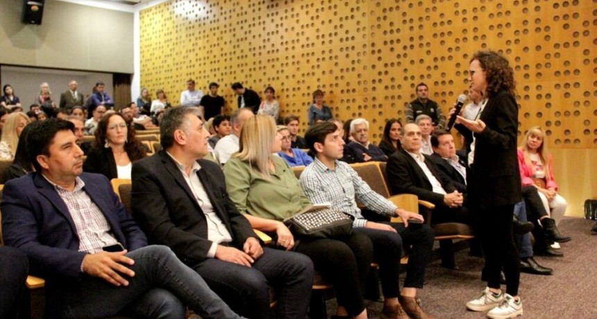 EL INTENDENTE BANDE&Ntilde;O ROGER NEDIANI PRESENTE EN JORNADA DE POL&Iacute;TICAS P&Uacute;BLICAS PARA EL DESARROLLO EMPRENDEDOR