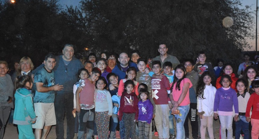 Mirolo comparti&oacute; con los vecinos del barrio Gorrini de una jornada recreativa y solidaria