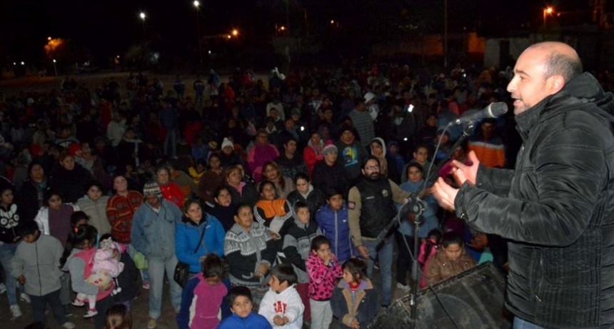 El intendente Mirolo recibi&oacute; un fuerte respaldo de los vecinos en los barrios 