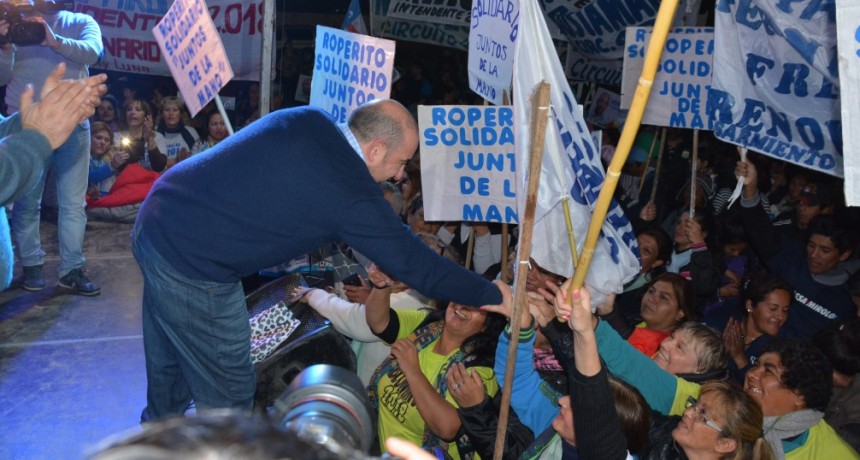 Pablo Mirolo recibi&oacute; en el barrio El Cruce un fuerte respaldo de vecinos del circuito electoral 48 