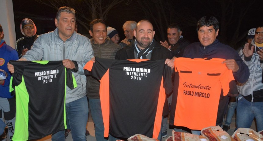 Mirolo entreg&oacute; indumentaria deportiva a &aacute;rbitros de la Liga Bande&ntilde;a de F&uacute;tbol