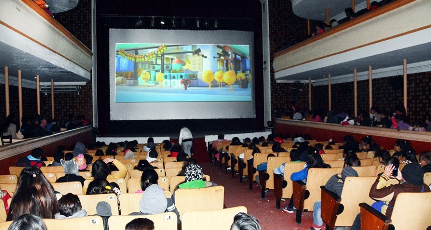  El Renzi recibi&oacute; a m&aacute;s de 300 ni&ntilde;os se sum&oacute; a las vacaciones de invierno con funciones gratuitas