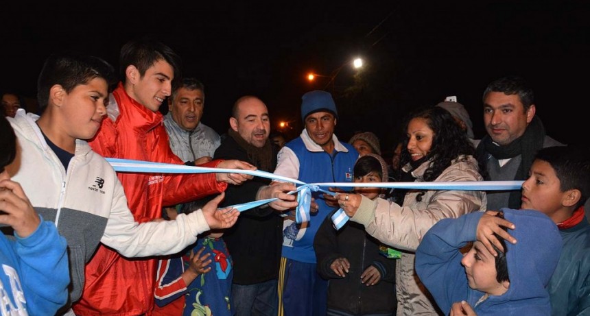Mirolo dej&oacute; inaugurada diferentes obras de mejoras en el barrio Avenida