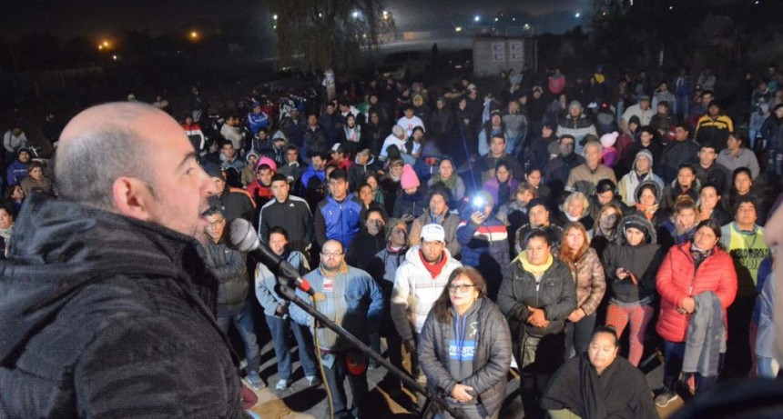 El intendente Pablo Mirolo inaugur&oacute; un campo deportivo en el barrio 9 de Julio