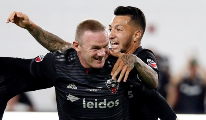 &iquest;Qu&eacute; le dijo Acosta a Rooney?