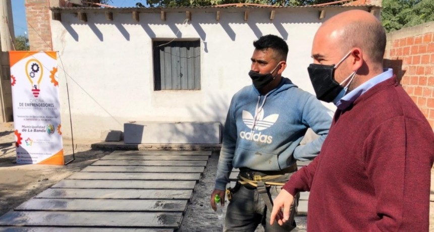 MIROLO VISIT&Oacute; A UN VECINO EMPRENDEDOR QUE SE DEDICA A LA FABRICACI&Oacute;N DE PLACAS PREMOLDEADAS