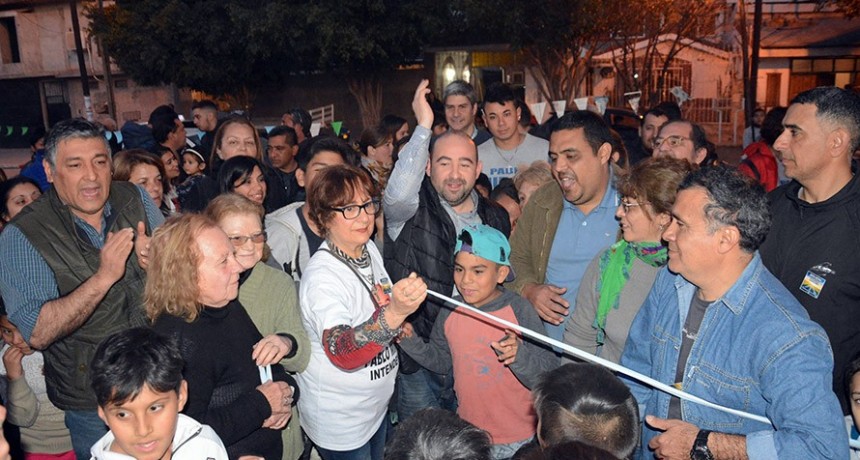 Mirolo realiz&oacute; con los vecinos del B&ordm; Mercantil el corte de cintas de una nueva plaza saludable