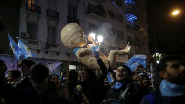 El festejo de los celestes tras el rechazo a la despenalizaci&oacute;n del aborto