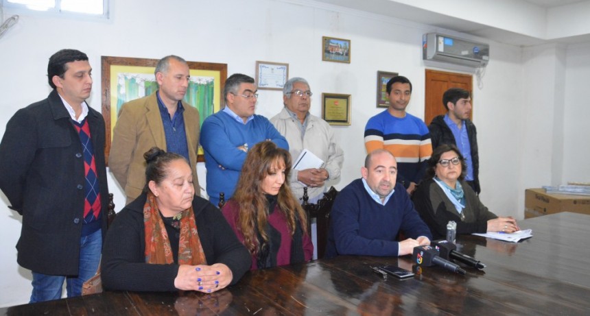 El intendente Mirolo anunci&oacute; el pago del bono de $ 8.000 para los obreros y empleados municipales