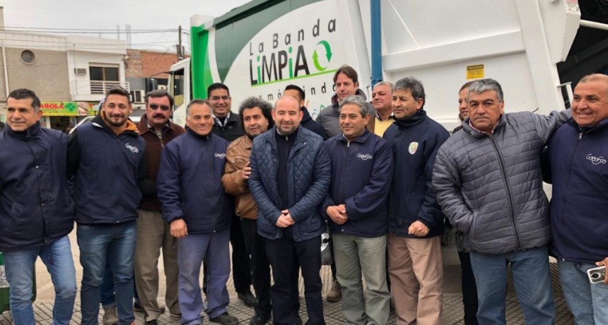  Mirolo present&oacute; un nuevo cami&oacute;n compactador para la campa&ntilde;a de &ldquo;La Banda limpia&rdquo;