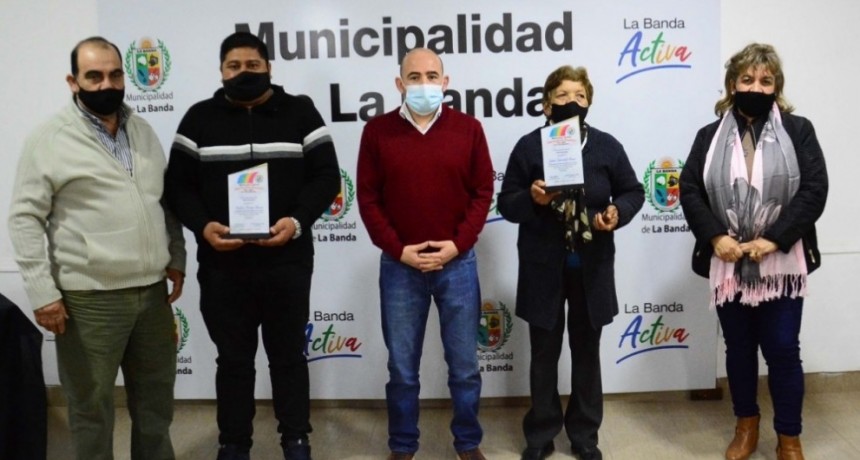 EL INTENDENTE OTORG&Oacute; RECONOCIMIENTO POST MORTEM A FAMILIARES DE TRABAJADORES DEL MERCADO UNI&Oacute;N