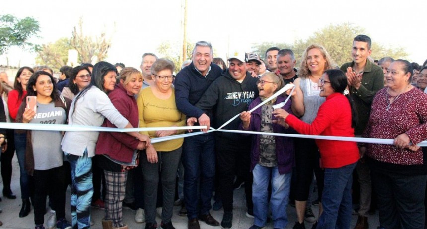 Nediani inaugur&oacute; el pavimento de la calle Catamarca que unir&aacute; cuatro barrios 
