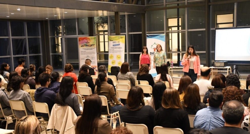 Exitoso inicio del III encuntro de formaci&oacute;n docente