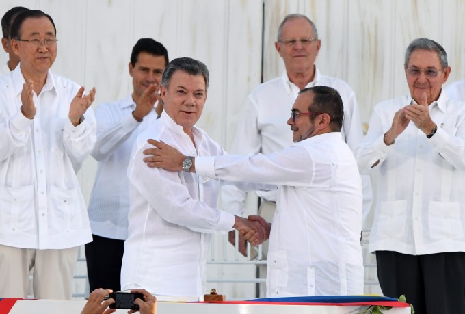Acuerdo de paz entre Santos y las FARC