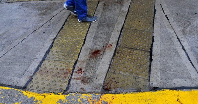 Balean a noviecitos para robarles el celular