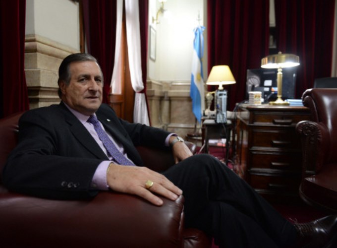 "La UCR apoya los aciertos y los errores de Macri"