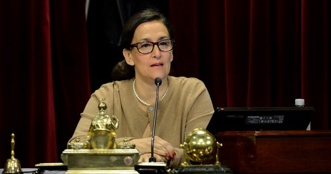 Michetti entreg&oacute; libros contables de SUMA