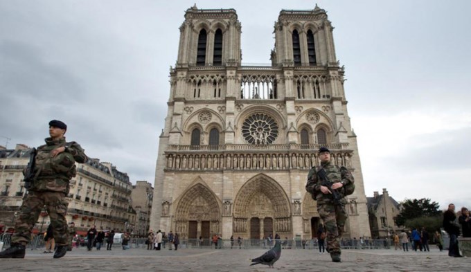 &iexcl;Quisieron hacer volar Notre Dame!