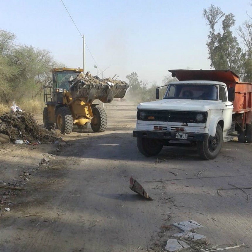 Servicios P&uacute;blicos elimin&oacute; un basural de grandes dimensiones en Tabla Redonda