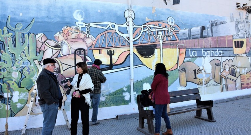 En el D&iacute;a de la Cultural Bande&ntilde;a la comuna inici&oacute; la restauraci&oacute;n de murales en la ciudad