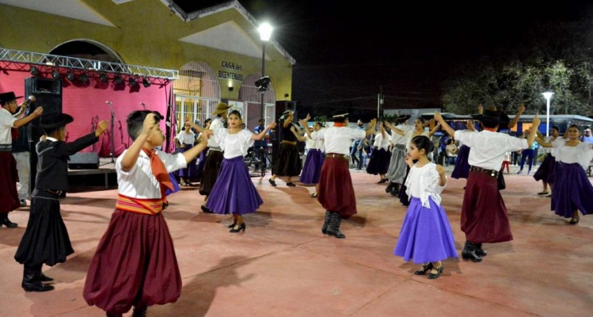 M&uacute;sica, danza y emprendedores en la Plaza Mauricio Rojas para seguir con los festejos por los 106 a&ntilde;os de la ciudad