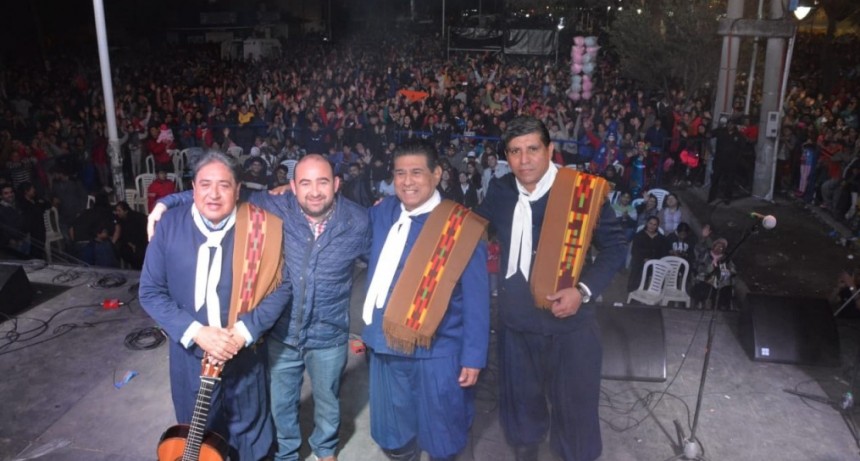 Una multitud particip&oacute; del cierre de los festejos por el cumplea&ntilde;os de La Banda