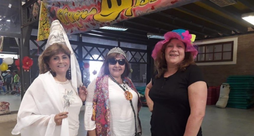  El grupo &ldquo;Por tu salud&rdquo; realiz&oacute; la elecci&oacute;n de la reina de la tercera edad en el Gimnasio Municipal