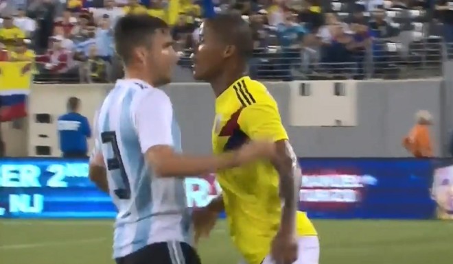 Se agarraron feo Tagliafico y Barrios